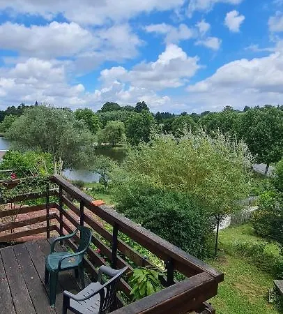 Bienvenue Aux Lavandieres. * Montrollet