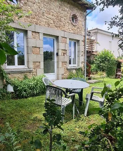 Bienvenue Aux Lavandieres. Nyaraló Montrollet